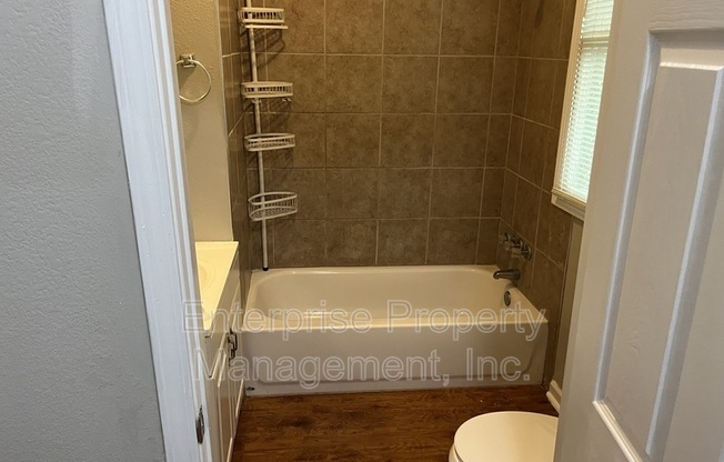 2 beds, 1 bath, $1,150