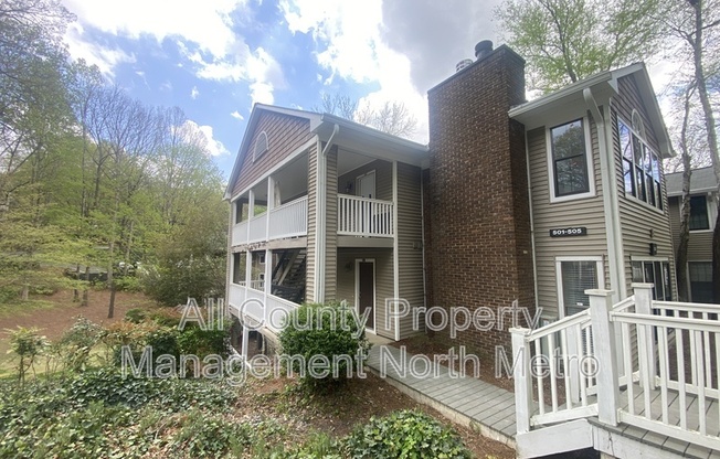 501 BARRINGTON HLS DR