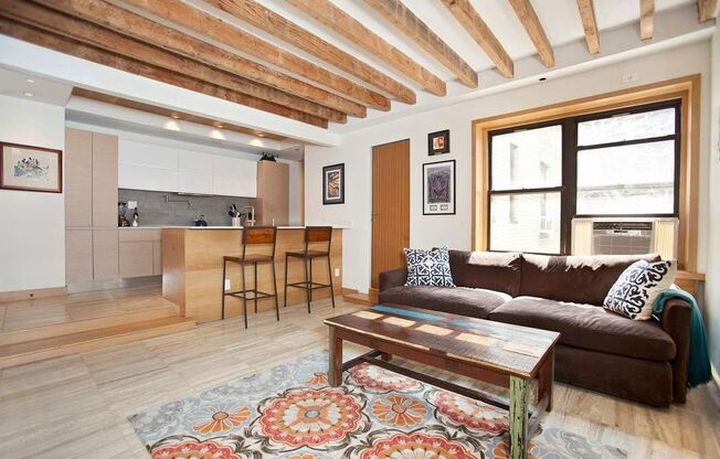 155 W 71 ST