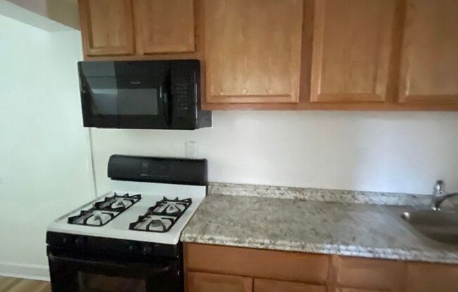 3 beds, 1 bath, $1,250