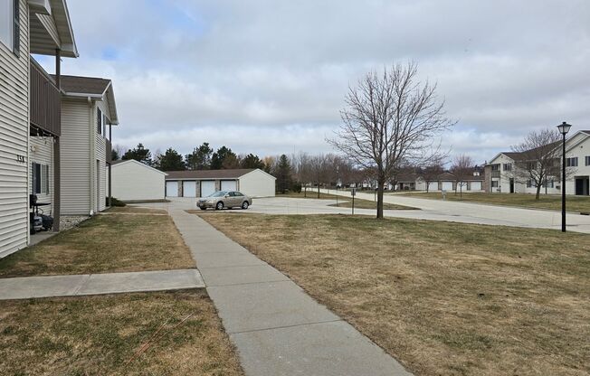 2 beds, 1 bath, 850 sqft, $1,259, Unit PL   7506