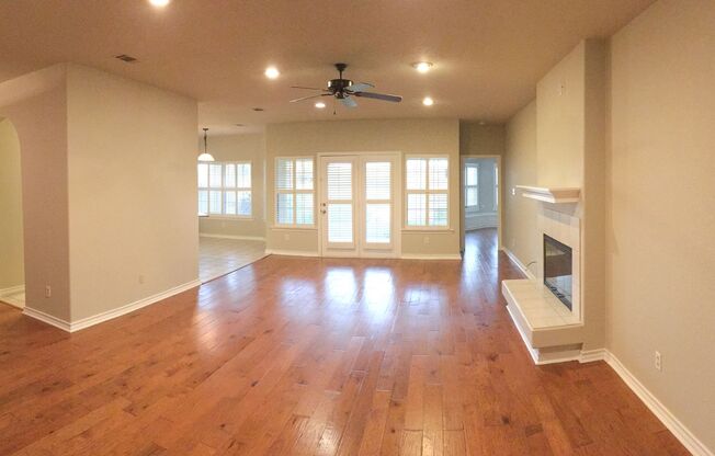 This Beautiful 1 story, 3 Bedroom, 2 bath home in Georgetown Texas has a lot to offer! When you first walk in you see that the home has beautiful tile and wood look floors, fireplace in the family room, ceramic tile in the wet areas and wood look floori