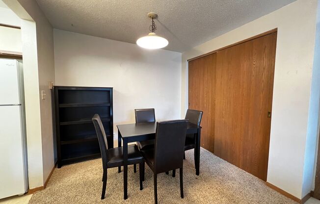 2 beds, 1 bath, $1,025