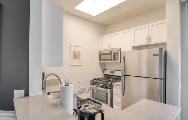 1 bed, 1 bath, 800 sqft, $2,298, Unit 206