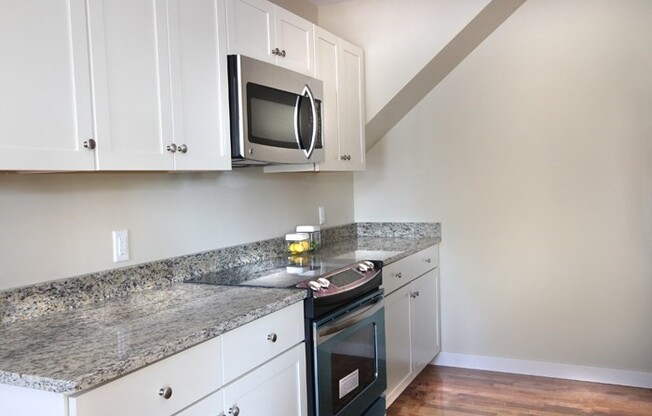 1 bed, 1 bath, 990 sqft, $2,300, Unit 15