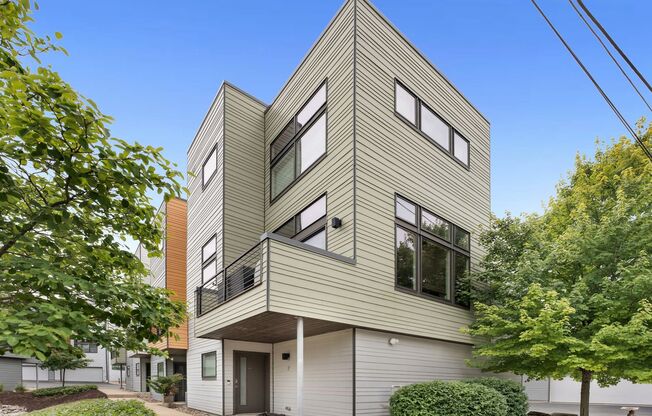 Beautiful Furnished 1 bedroom unit in Fairview Park!