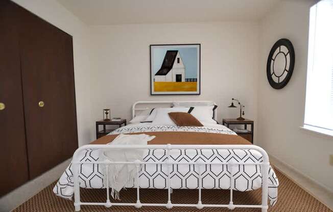 Magnolia and Dahlia Bedroom at Fox Pointe Apartments, East Moline 61244