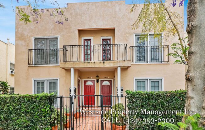 1435-1437 1/2 N. Las Palmas Ave.