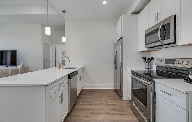 2 beds, 1 bath, 894 sqft, $2,750, Unit 918