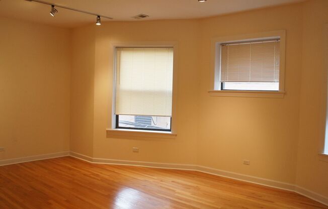 3 beds, 2 baths, 1,227 sqft, $2,695, Unit 32S
