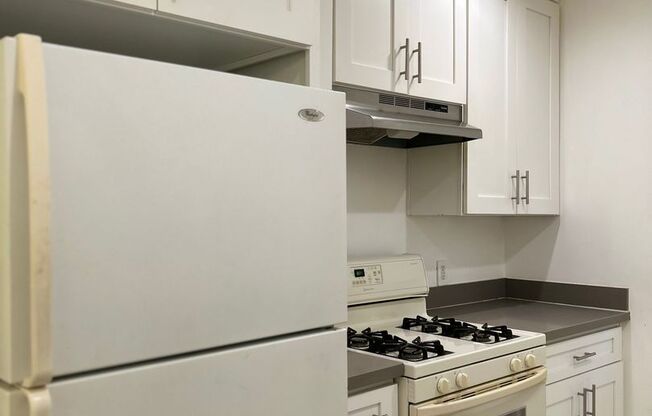 2 beds, 1 bath, 1,150 sqft, $2,350, Unit Unit 4