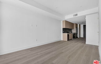 1808 LINCOLN BLVD