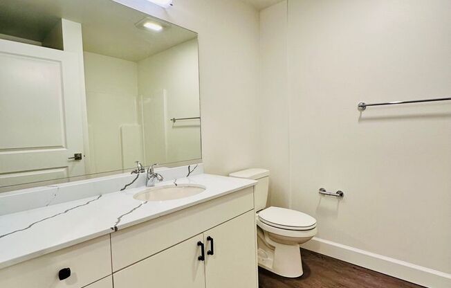 Studio, 1 bath, 327 sqft, $1,550, Unit 410-204