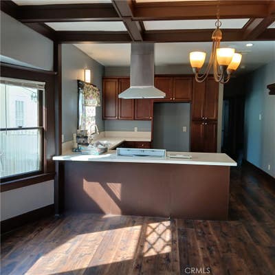 1227 W 51 ST