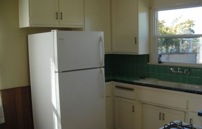 3BR/1BA Single Story Home in Fairmount Park - New Paint, New Carpet, W/D in Garage, Large Backyard