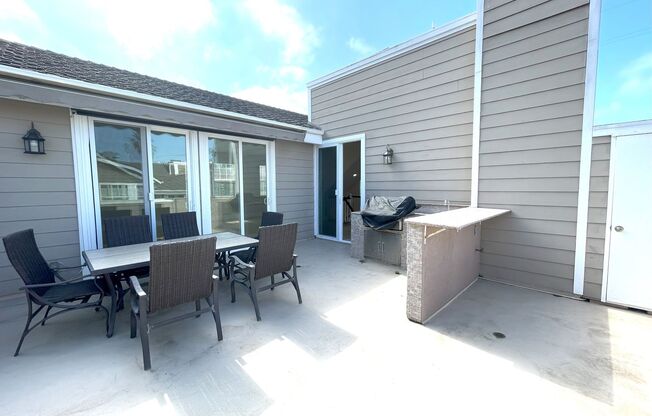 Beautiful 3 bedroom detached townhome with A/C
