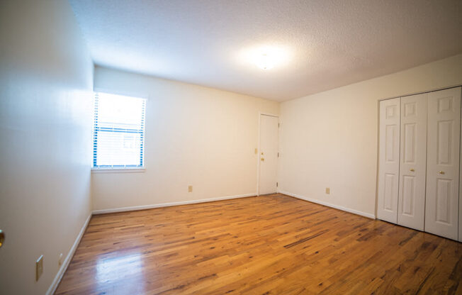 Welcome to 4010-12 Oak Street