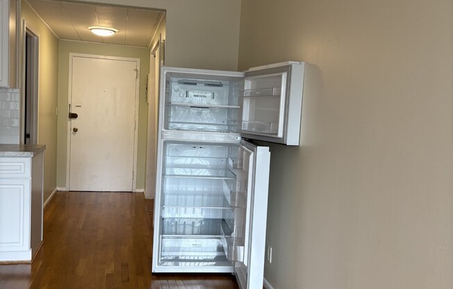 1 bed, 1 bath, 311 sqft, $1,900, Unit M4