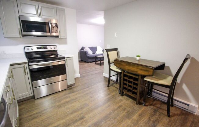 1 bed, 1 bath, $1,700, Unit Unit 3