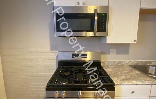 2 beds, 1 bath, 1,076 sqft, $1,395, Unit 2755 Arsenal St. Apt 1F