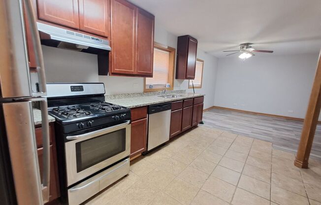 3200 N Newland