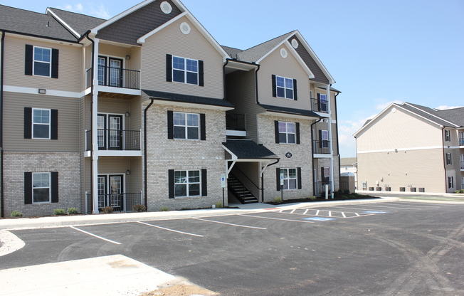 2 beds, 2 baths, $1,525, Unit APARTMENT 204