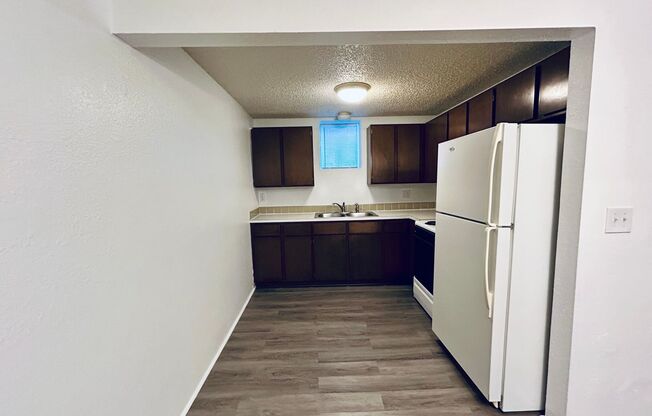 1 bed, 1 bath, 725 sqft, $1,175, Unit B