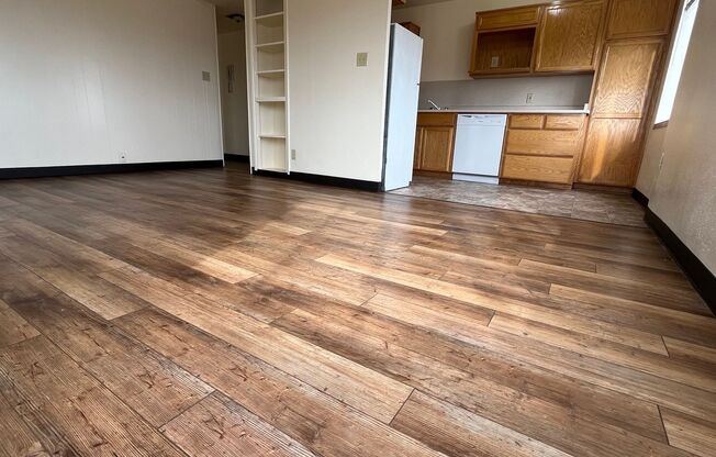 2 beds, 1 bath, 650 sqft, $1,495, Unit 703