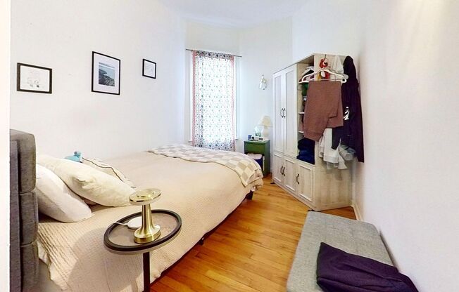 859 Oakdale/2915-19 Mildred