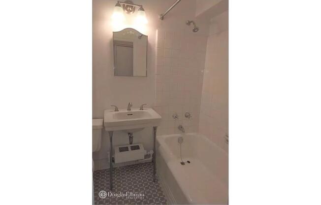 Studio, 1 bath, $2,450, Unit MR1