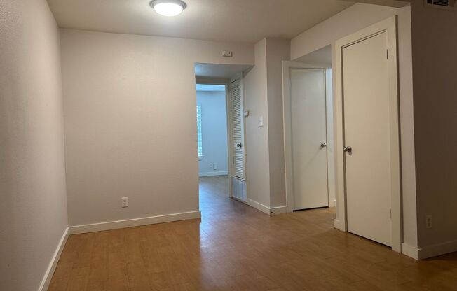 1 bed, 1 bath, 700 sqft, $1,054, Unit ELP2200-103