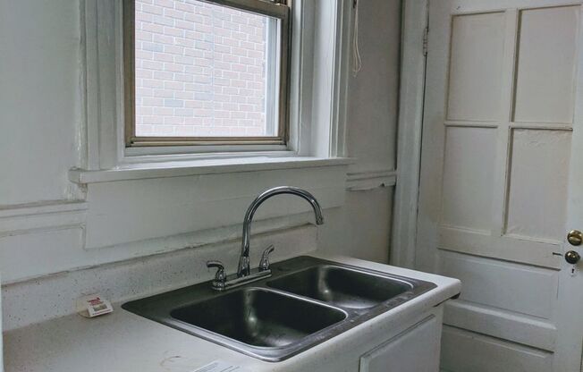 1 bed, 1 bath, $1,195, Unit Apt. 06