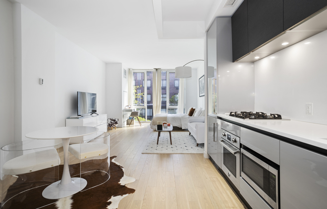 Studio, 1 bath, 577 sqft, $3,850, Unit 405S