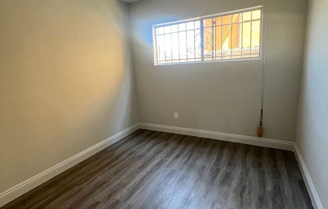 2 beds, 1 bath, $2,450, Unit 02