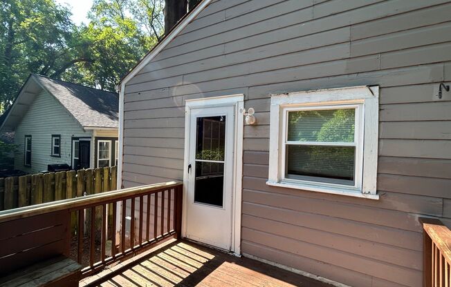 1 bed, 1 bath, 688 sqft, $1,295, Unit B