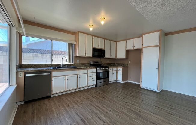 Simi Valley 3BR w/RV parking, AVAILABLE NOW!