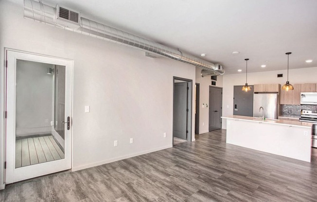 234 Market Apartments In Grand Rapids, MI With Spacious Open Concept Living Areas With Modern Kitchens & Quartz Countertops