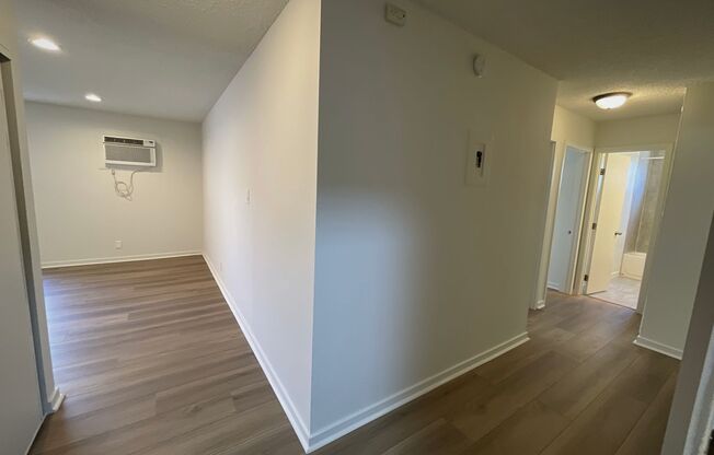 2 beds, 1 bath, $2,385, Unit Unit 204