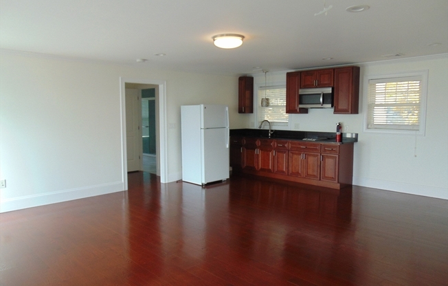 1 bed, 1 bath, 1,000 sqft, $2,300, Unit 2