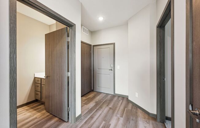 2 beds, 2 baths, 1,095 sqft, $1,925, Unit 13902-302