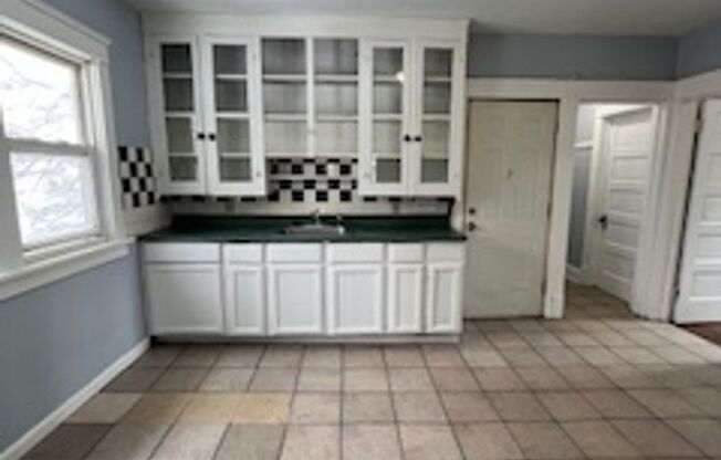 1114 E 64th
