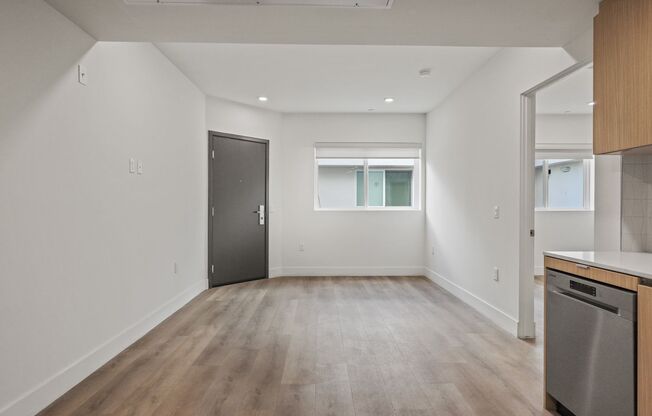 3 beds, 3 baths, 938 sqft, $3,034.29, Unit 607