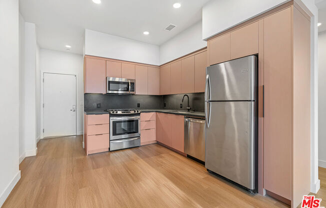 1 bed, 1 bath, 724 sqft, $3,595, Unit 217