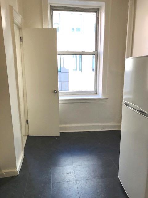 1 bed, 1 bath, 400 sqft, $3,250, Unit 18