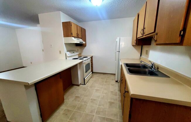 2 beds, 1 bath, 920 sqft, $1,250, Unit 1441-202