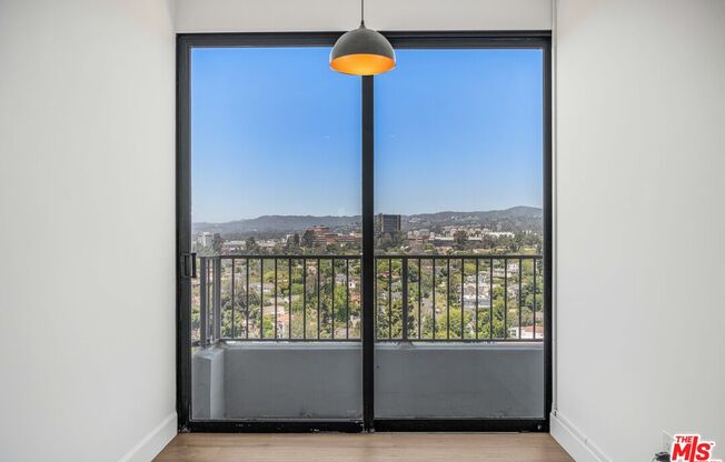 2 beds, 2.5 baths, 1,372 sqft, $6,495, Unit 1812