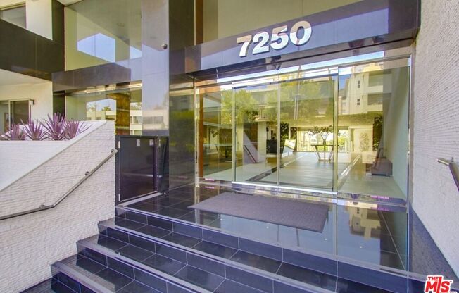 2 beds, 2 baths, 1,377 sqft, $4,900, Unit 702