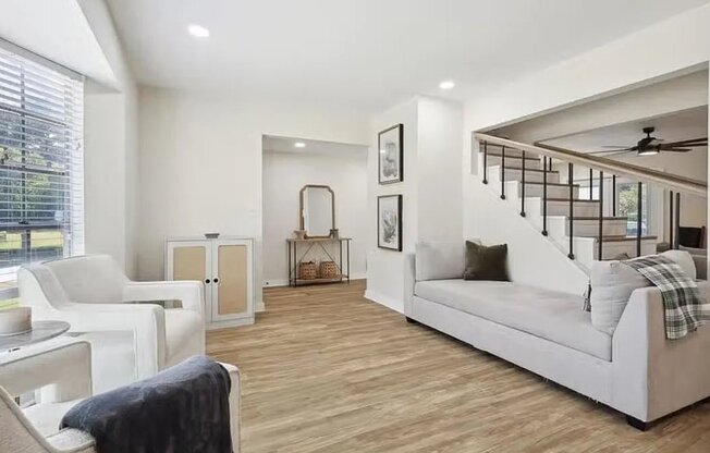 13505 PYRAMID DR