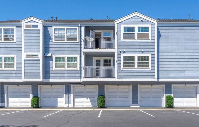 1 Bedroom Home in Newport Beach with AMENITIES!