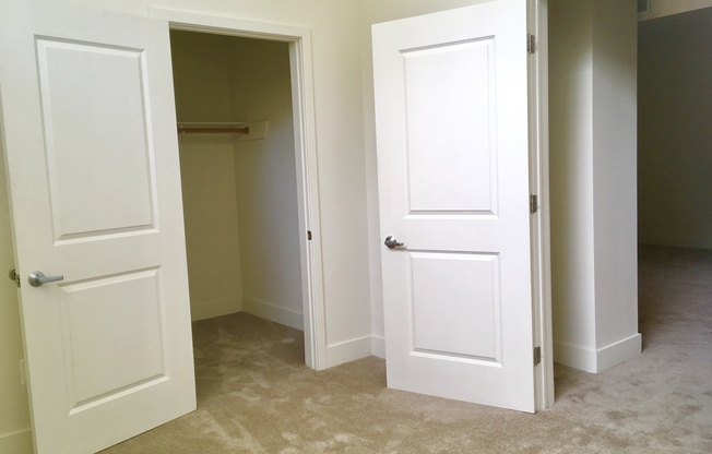 2 beds, 1 bath, 825 sqft, $1,350, Unit 116